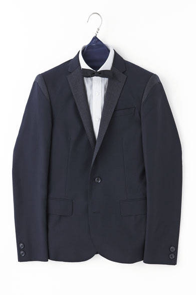 ジャケット7万1000円、シャツ3万3000円、タイ8000円　※すべて税抜価格