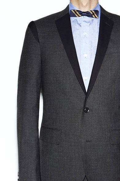 ジャケット7万1000円、シャツ3万3000円、タイ8000円　※すべて税抜価格