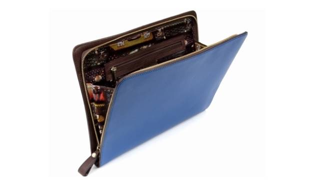 <strong>TED BAKER｜国内3店舗目が新宿高島屋にオープン</strong>　メンズタブレットケース　2万3250円