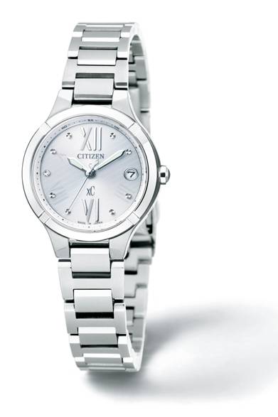 <strong>CITIZEN｜シチズン クロスシー ティタニア ライン ミニソルシリーズ</strong><br /><br />発売日｜3月7日（金）<br />モデル｜3モデル<br />価格｜6万8000円～7万1000円<br /><br />