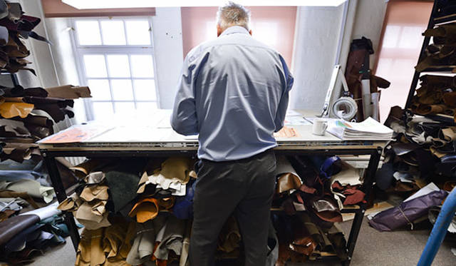 スキンステッチは、針を使わないイギリスで伝統的な縫い方