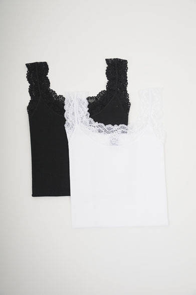 カットソー各4100円（HENRI）　※税抜価格