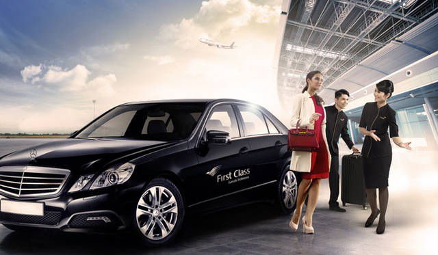 <strong>Garuda Indonesia｜ガルーダ・インドネシア航空</strong>　ファーストクラス利用の方は、インドネシア到着時と出発時はリクエストによりリムジンサービス（車種はベンツかアルファード）も利用できる