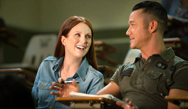 ジュリアン・ムーア　© 2013 Don Jon Nevada, LLC. All Rights Reserved.