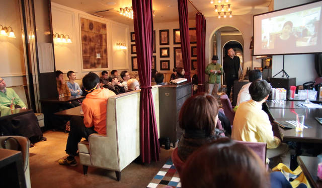 そして次に映し出されたのは、福島・南相馬市で「みなみそうまラーニングセンター」を運営するトイボックス代表の白井智子氏。発達障害などさまざまな理由から、被災地で厳しい状況に置かれている子どもたちの学習支援、心理ケアをおこなっている施設だ