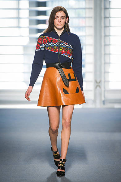 <strong>LOUIS VUITTON｜ルイ・ヴィトン</strong>　2014年秋冬コレクション　© Giovanni Gianonni / Louis Vuitton<br />LOUIS VUITTON Women Collection Fall-Winter 2014/2015 Collection © Louis Vuitton Malletier – All rights reserved.