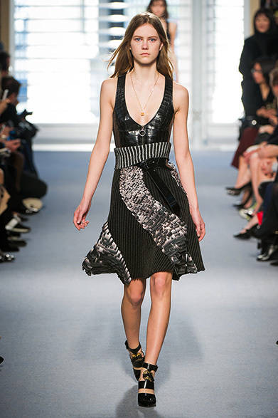 <strong>LOUIS VUITTON｜ルイ・ヴィトン</strong>　2014年秋冬コレクション　© Giovanni Gianonni / Louis Vuitton<br />LOUIS VUITTON Women Collection Fall-Winter 2014/2015 Collection © Louis Vuitton Malletier – All rights reserved.