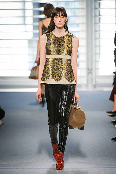 <strong>LOUIS VUITTON｜ルイ・ヴィトン</strong>　2014年秋冬コレクション　© Giovanni Gianonni / Louis Vuitton<br />LOUIS VUITTON Women Collection Fall-Winter 2014/2015 Collection © Louis Vuitton Malletier – All rights reserved.