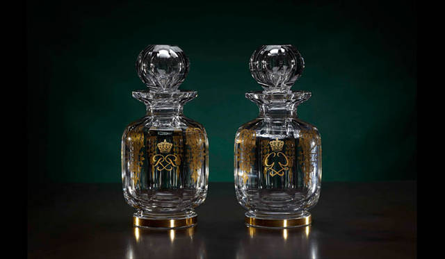 「250周年記念ブック」収録　モナコ公国レーニエ3世とグレース・ケリー后妃のためのボトルセット