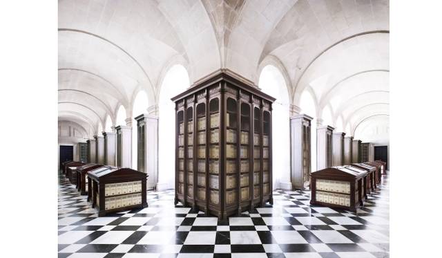 <strong>ART｜ドイツ人写真家カンディダ・へーファーの個展</strong>　Candida HöferArchivo General de Indias Sevilla IV 2010