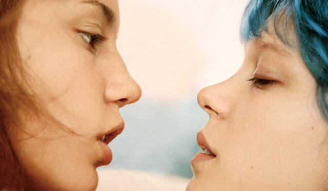 「レアとわたしは、まったくちがうタイプ。特に役作りの面においてはそう。自分の演じる役について、前もってきちんと勉強してくるのがレアだとすると、わたしはもっと直感的」　© 2013- WILD BUNCH - QUAT’S SOUS FILMS – FRANCE 2 CINEMA – SCOPE PICTURES – RTBF (Télévision belge) - VERTIGO FILMS