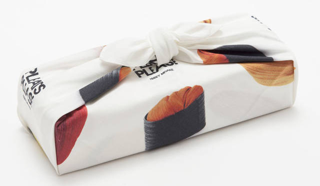 <strong>PLEATS PLEASE ISSEY MIYAKE</strong>　「PLEATS PLEASE ISSEY MIYAKE - SUSHI -」