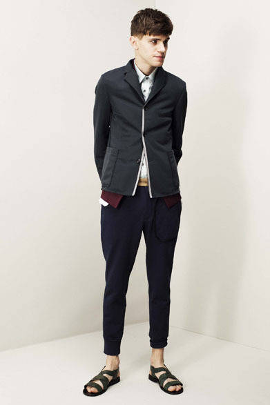 ジャケット4万円、パンツ3万円（ともに税抜価格）