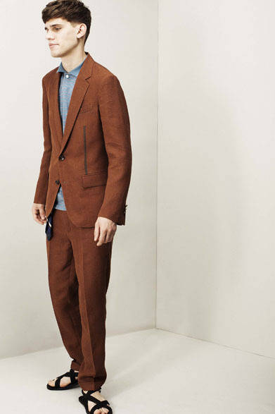 ジャケット6万2000円、パンツ3万5000円（ともに税抜価格）