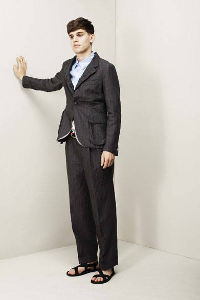 ジャケット6万2000円、パンツ3万8000円（ともに税抜価格）