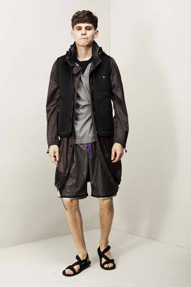 コート7万6000円、ベスト3万8000円、ショーツ2万2000円（すべて税抜価格）