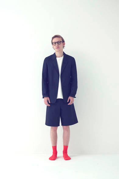 ジャケット4万3000円、Tシャツ8000円、ショーツ2万3000円（すべて税抜価格）