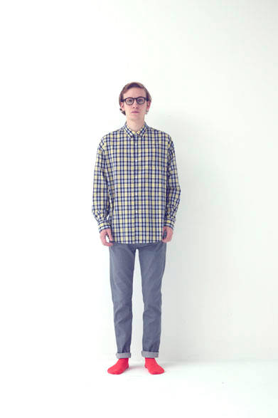 シャツ2万1000円、パンツ2万1000円（ともに税抜価格）