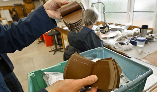 「フィリップ2　ダブルバックル」のバックルの穴の部分に色づけ