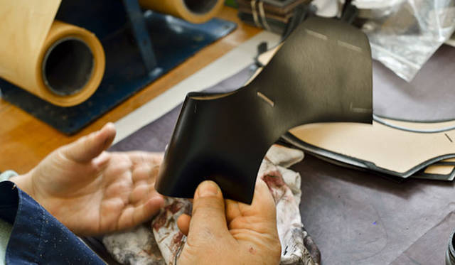 つま先のメダリオンの型