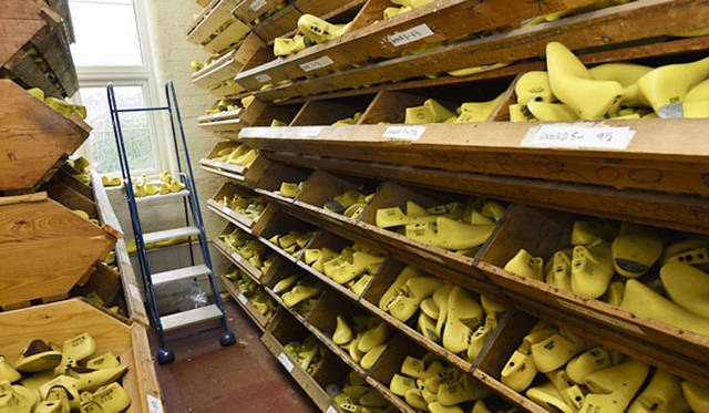 既製靴のサイズは5から12まであり、既存のラストでは、7000番が一番数が多い