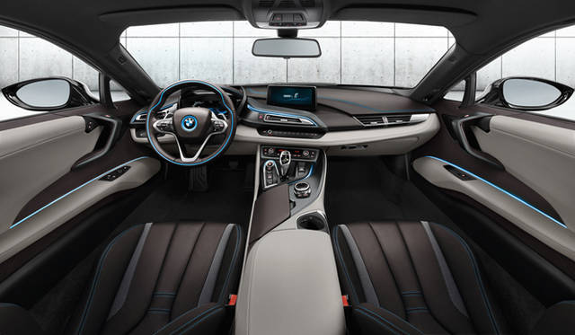 BMW i8に捧げるラゲージコレクションを発表 