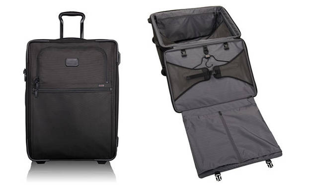 高さ66～86.5cmサイズには、2段階にマチ幅が拡張するシステムを採用。2輪ラゲージは備え付けのスーター機能を装備。「ショート・トリップ・エクスパンダブル・2ウィール・パッキングケース」13万円［税抜価格］（H66×W47.5×D33cm）※ハンガーはふくまれていません
