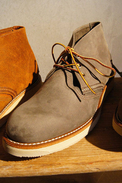 <strong>Nigel Cabourn｜ナイジェル・ケーボン</strong>　新ショップ「Nigel Cabourn, THE ARMY GYM」限定発売　Red Wing「Work Chukka No.3138」