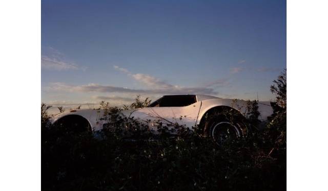<strong>ART｜フォトグラファー半沢健による写真展『HI-LITE』</strong>　青い空抜けの写真Chiba,November 2011CHEVROLET Corvette