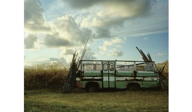 <strong>ART｜フォトグラファー半沢健による写真展『HI-LITE』</strong>　バスの写真Hokkaido,November 2011