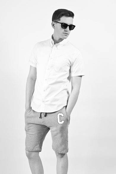 「TALL B.D COLLAR SWITCHING YOKE BROAD S/S SHIRTS」1万1000円、「VINTAGE FINISHED FRENCH TERRY PRINT SWEAT SHORTS」1万4000円、「NEW MAN×SABLE CLUTCH SUNGLASSES MARBLE COMBI CELL」1万5000円（すべて税抜価格）