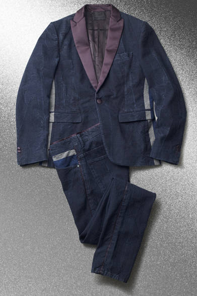 ジャケット10万3000円、パンツ4万7000円（ともに税別）