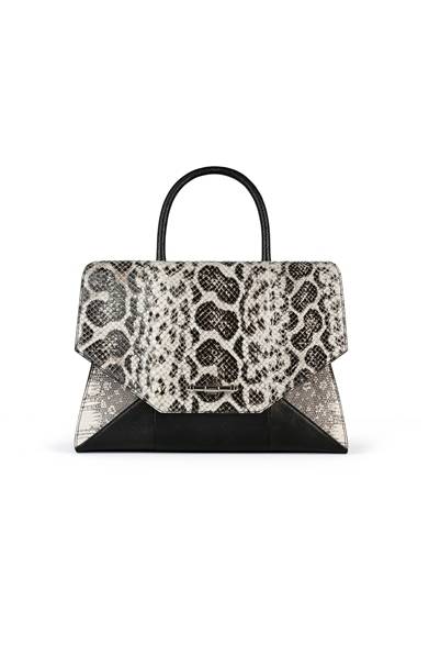 <strong>GIVENCHY BY RICCARDO TISCI｜オブセディアに2種類の新作バッグが仲間入り</strong><br /><br />オブセディア ミディアム<br />カラー｜ナチュラル<br />サイズ｜W37×H28×D16cm<br />価格｜97万5000円