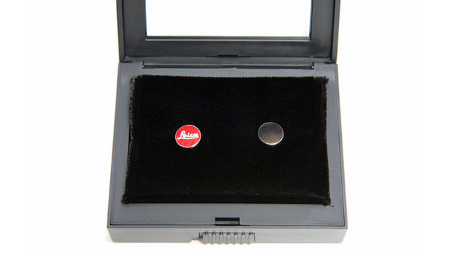 ライカ京都店オリジナル商品「レリーズボタン レッド&ブラック」1万2000円