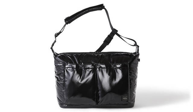 「SHOULDER BAG（L）」2万4000円（税抜価格）