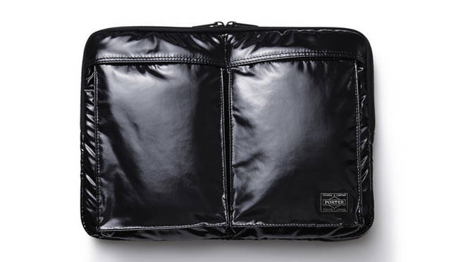 「Laptop CASE 13inch（MacBook Pro 13inch with Retina display）」1万2800円（税抜価格）