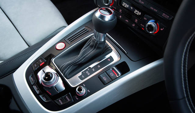 インテリアは基本的にベース車両の「Q5」に準ずる