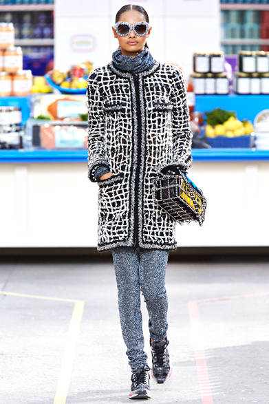 <strong>CHANEL｜シャネル</strong>　2014-15年秋冬コレクション　© CHANEL