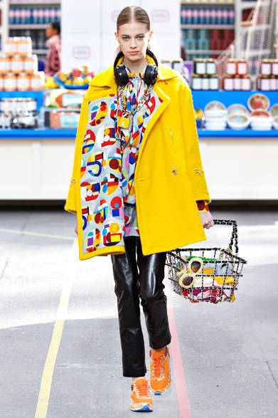 <strong>CHANEL｜シャネル</strong>　2014-15年秋冬コレクション　© CHANEL