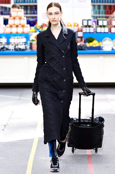 <strong>CHANEL｜シャネル</strong>　2014-15年秋冬コレクション　© CHANEL