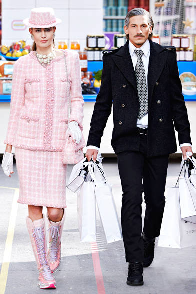 <strong>CHANEL｜シャネル</strong>　2014-15年秋冬コレクション　© CHANEL