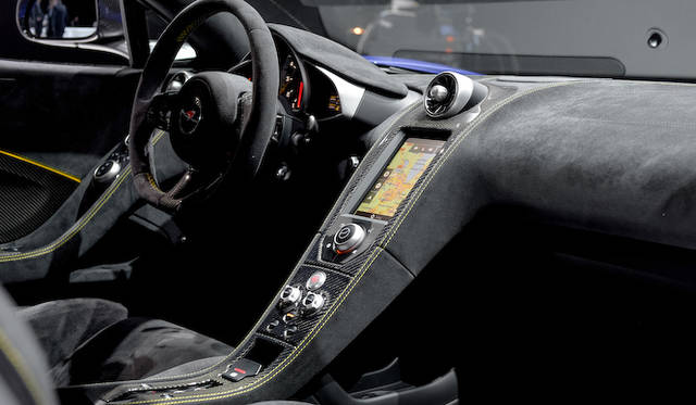 2014年のジュネーブモーターショーにおける発表のもよう