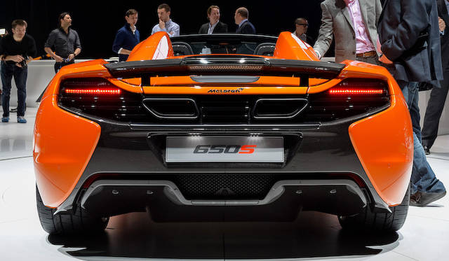 2014年のジュネーブモーターショーにおける発表のもよう