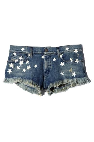 <strong>DIESEL｜スターモチーフアイテムが勢揃い</strong><br />ショートパンツ 2万6000円（税抜）