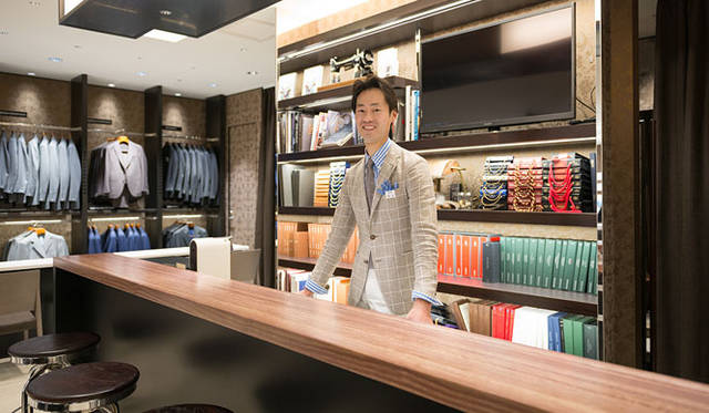 <strong>ISETAN MEN’S｜伊勢丹</strong>　5階ビジネスクロージングフロア<br />落合将一バイヤー