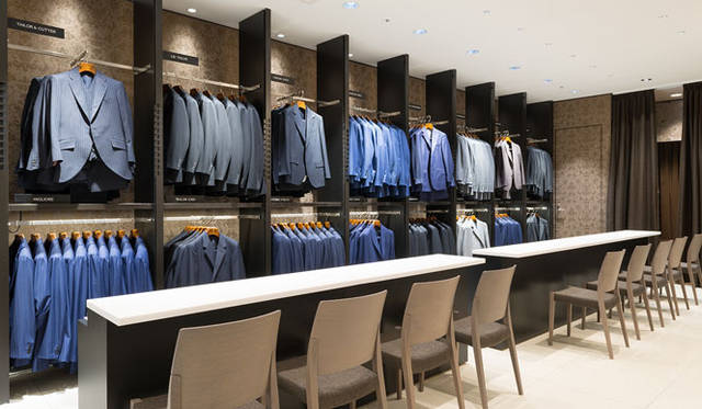 <strong>ISETAN MEN’S｜伊勢丹</strong>　5階ビジネスクロージングフロア<br />メイド・トゥ・メジャーでは、8人の日本人テーラーによる誂えと3つのハウススタイル（パターンオーダー）を用意