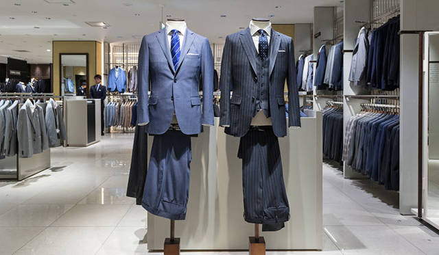 <strong>ISETAN MEN’S｜伊勢丹</strong>　5階ビジネスクロージングフロア<br />世界を舞台に活躍するビジネスマンにふさわしいスーツを揃える