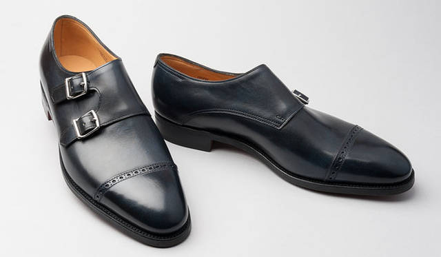 モデル「CAMBORNE」（カラー：Deep Blue、素材：Misty Calf）ジョンロブ福岡岩田屋店