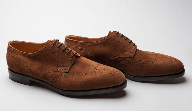 モデル「DARBY II」（カラー：Parisian Brown、素材：Suede）ジョンロブ丸の内店