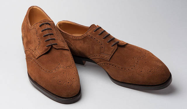 モデル「DARBY II」（カラー：Parisian Brown、素材：Suede）ジョンロブ丸の内店